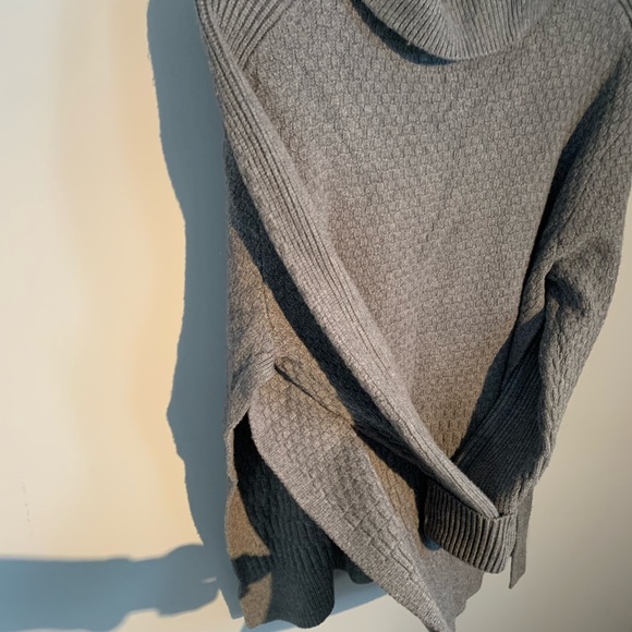 Soft turtleneck - Picture 3 of 4